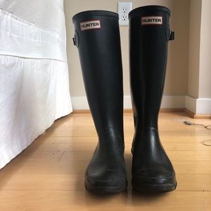 Women’s Black Hunter Rainboots Size 38